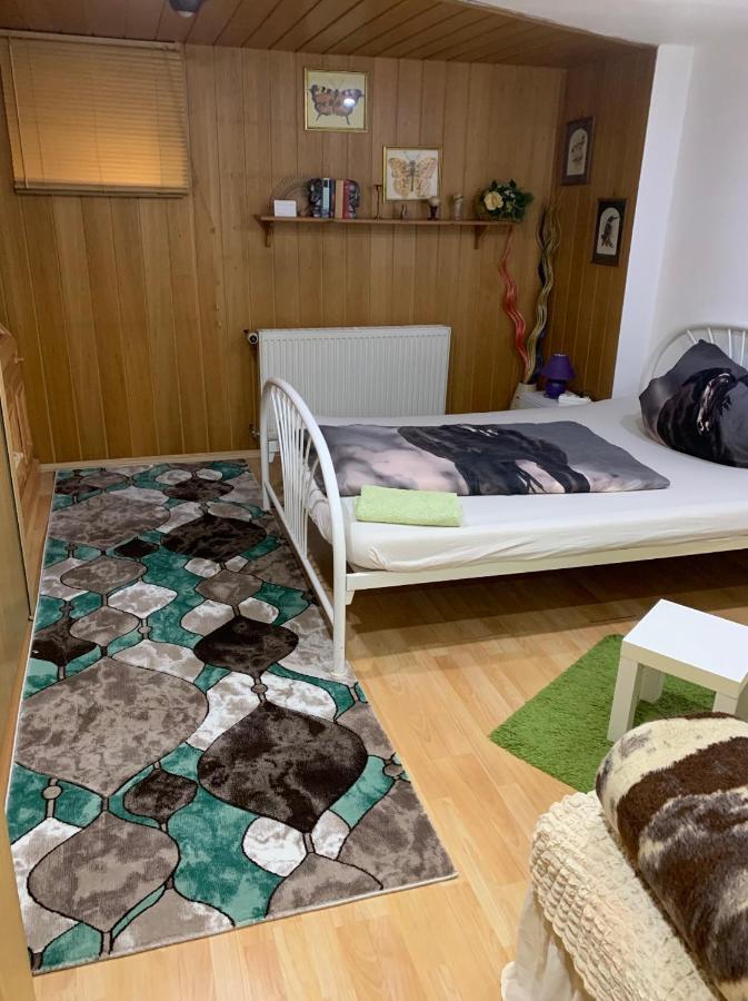Schoenes Doppelbettzimmer Im Untergeschoss Inkl Parkplatz Nach Verfuegbarkeit إسن المظهر الخارجي الصورة