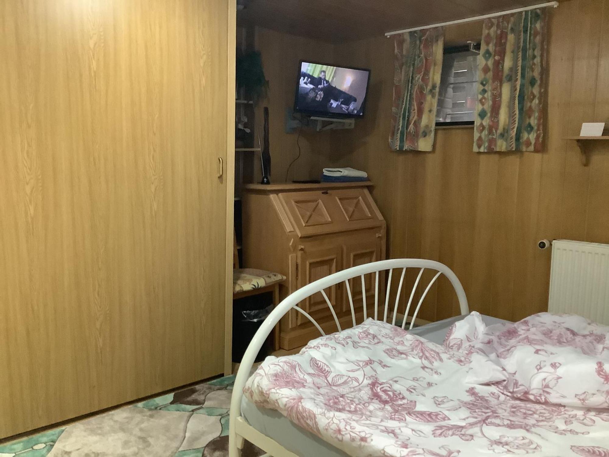 Schoenes Doppelbettzimmer Im Untergeschoss Inkl Parkplatz Nach Verfuegbarkeit إسن المظهر الخارجي الصورة